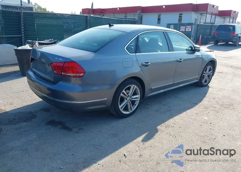 2015 Volkswagen Passat 2.0L Tdi Sel Premium z USA, uszkodzony, nr VIN 1VWCV7A35FC054432